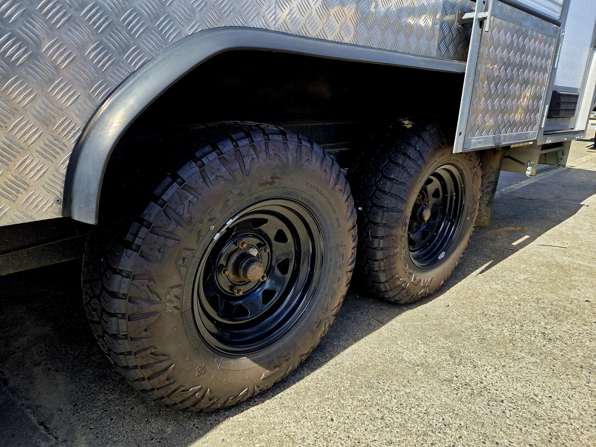 Bushtracker Custom