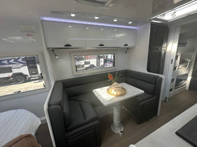 https://hub.caravea.au/storage/caravans/21IC4770/interior-5.jpg