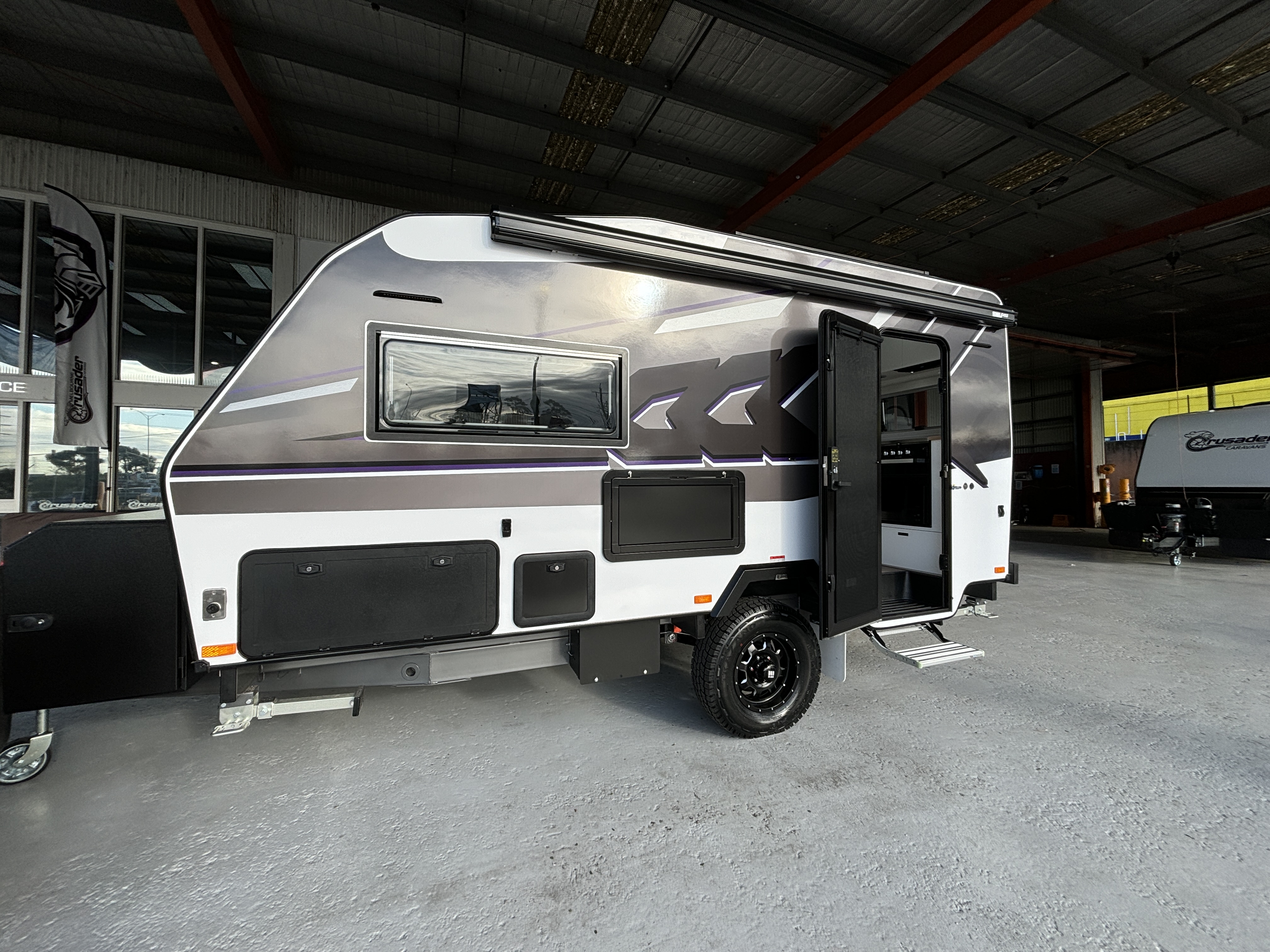 https://hub.caravea.au/storage/caravans/21IC5283/exterior_transparent-6.jpg