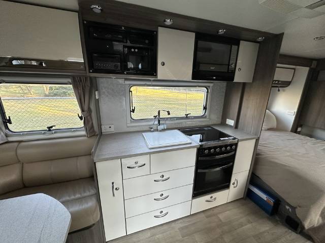 USED 2017 JAYCO SILVERLINE CARAVAN Dual Axle