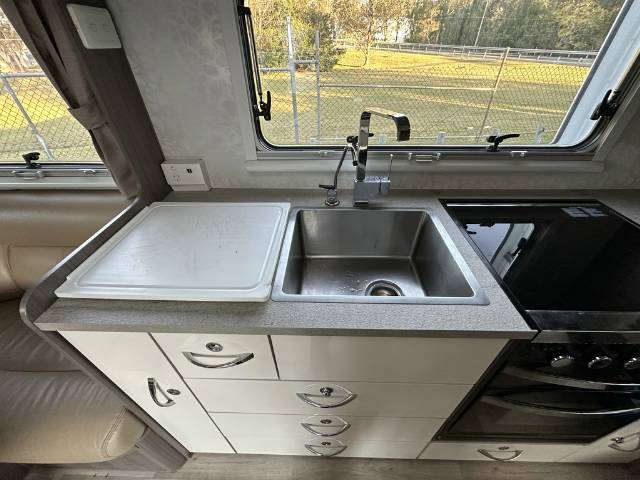 USED 2017 JAYCO SILVERLINE CARAVAN Dual Axle