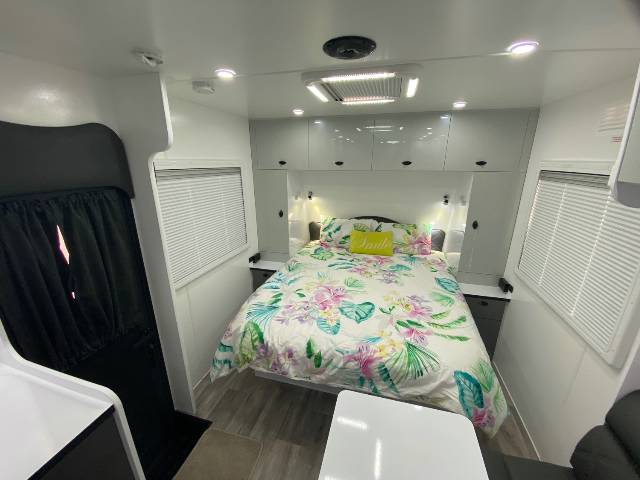 NEW 2023 ASK INNOVATION FAMILY VACATION 216F-2 WAS $79,990 CARAVAN 2 AXLE