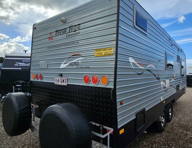 USED 2012 NEW AGE BIG RED 21’6 2 AXLE