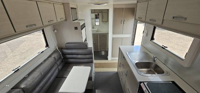 USED 2015 LEADER CARAVANS GOLD CARAVAN DUAL AXLE