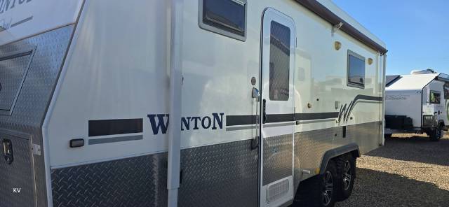 USED 2011 SUNLAND WINTON OFF ROAD CARAVAN 2 AXLE