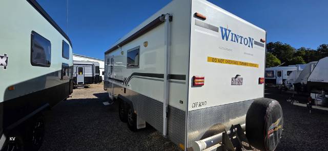 USED 2011 SUNLAND WINTON OFF ROAD CARAVAN 2 AXLE