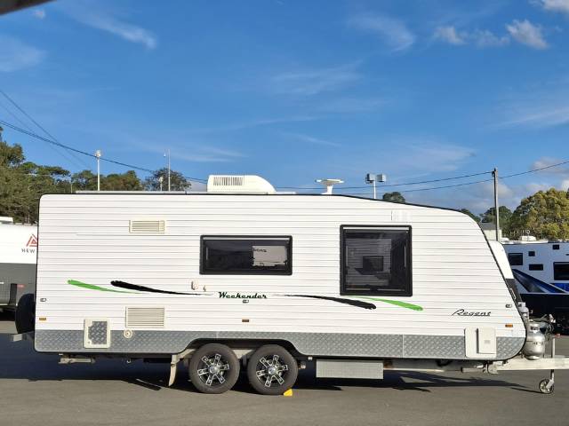 USED 2015 REGENT WEEKENDER CARAVAN 2 AXLE