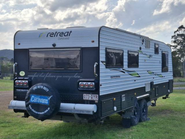 USED 2015 RETREAT WHITEHAVEN CARAVAN 2 AXLES