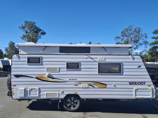 USED 2017 NEW AGE WALLABY POP TOP 1 AXLE