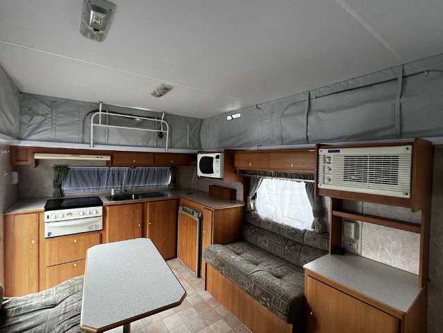 USED 2004 JAYCO FREEDOM POP TOP 2 AXLE