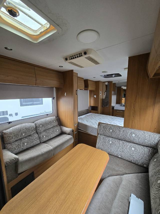 USED 2011 JAYCO STERLING CARAVAN 2 AXLE