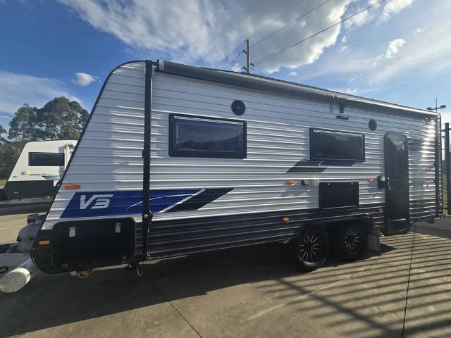 USED 2022 VISCOUNT V SERIES CARAVAN 2 AXLE