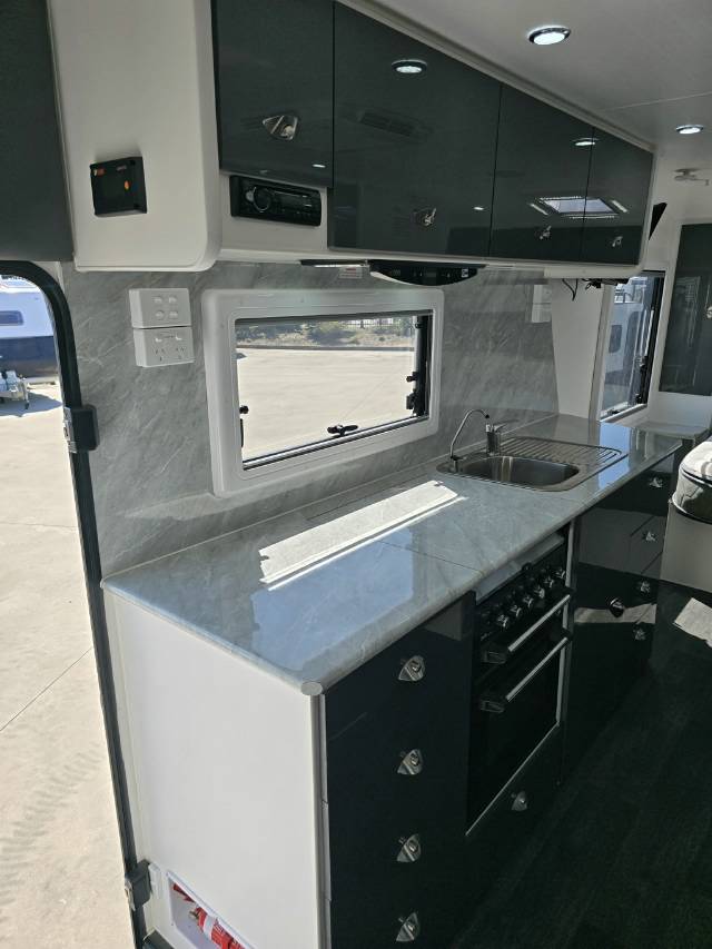 USED 2022 RP FAMCRUZ CARAVAN 2 AXLE