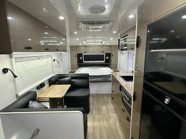 NEW 2023 REGENT DISCOVERER RDC196 CARAVAN 2 AXLE