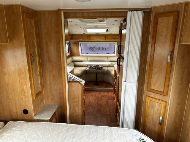 USED 2012 ELITE ATLANTIC CLUB CARAVAN 2 AXLE