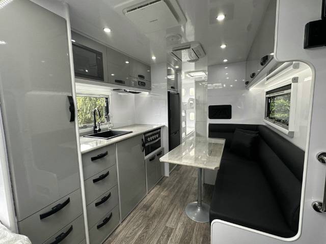 NEW 2024 SNOWY RIVER SRT20F FAMILY CARAVAN 2 AXLE