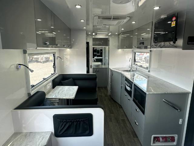 NEW 2023 REGENT DISCOVERER RDC206 CARAVAN 2 AXLE