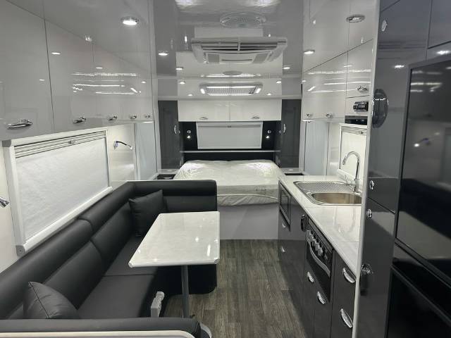 NEW 2023 REGENT DISCOVERER RDC210 CARAVAN 2 AXLE