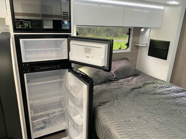 NEW 2024 AVIDA ESPERANCE C7844 SL MOTOR HOME MOTORHOME