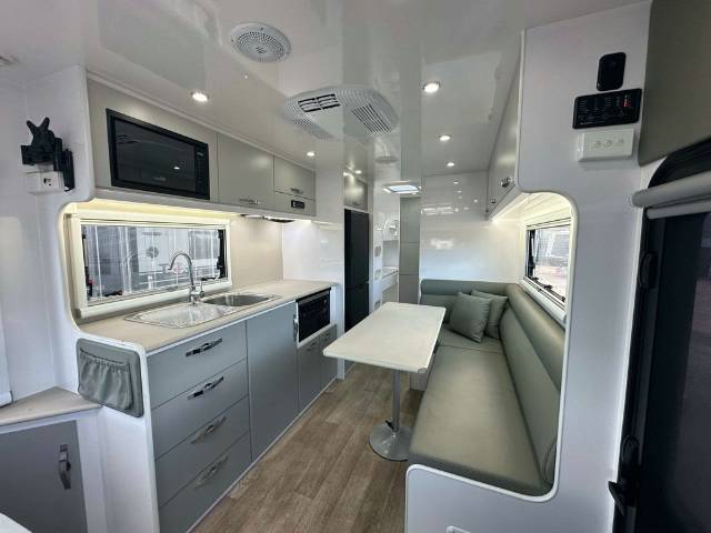 NEW 2024 SNOWY RIVER SRC22F FAMILY 3 BUNK CARAVAN 2 AXLE