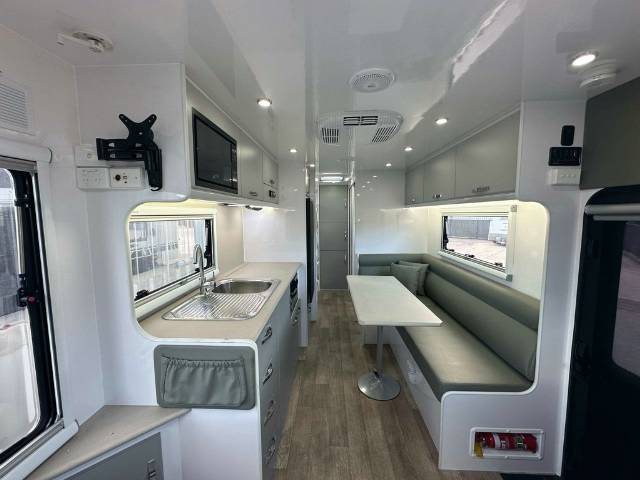 NEW 2024 SNOWY RIVER SRC22F FAMILY 3 BUNK CARAVAN 2 AXLE