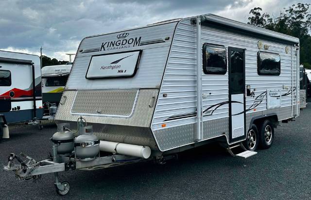 USED 2013 KINGDOM KENSINGTON CARAVAN 2 AXLE