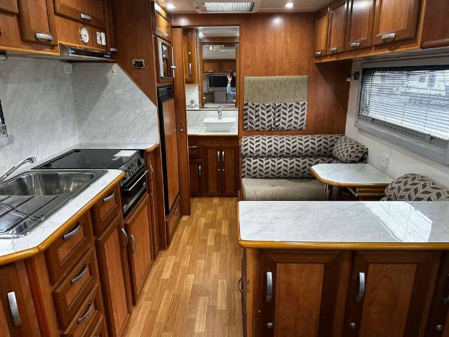 USED 2013 KINGDOM KENSINGTON CARAVAN 2 AXLE