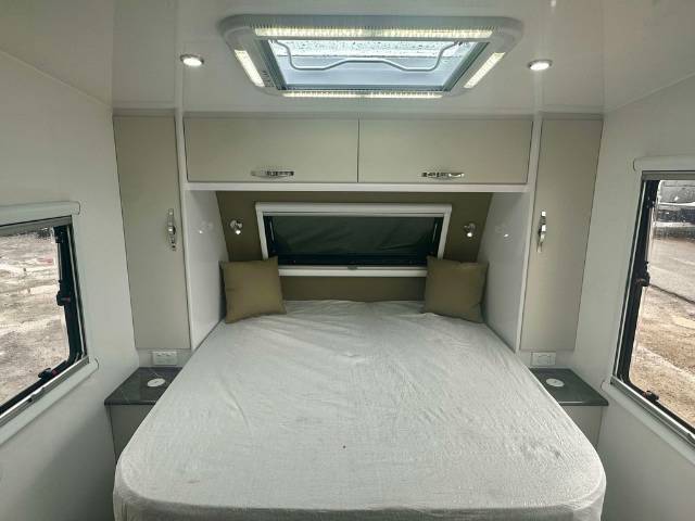 NEW 2024 SNOWY RIVER SRC22F 3 BUNK CARAVAN 2 AXLE