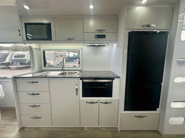 NEW 2024 SNOWY RIVER SRC22F 3 BUNK CARAVAN 2 AXLE