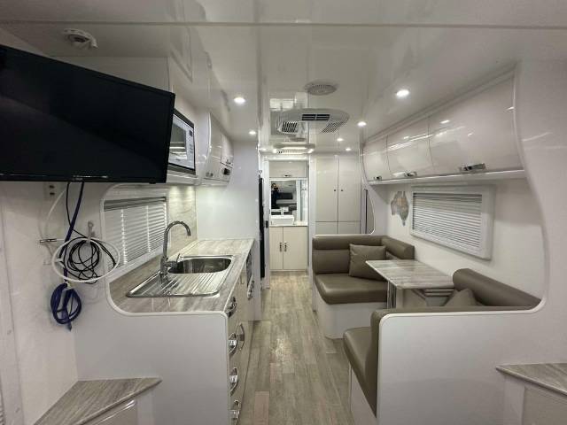 USED 2021 SNOWY RIVER SRC-21 PANTRY CARAVAN 2 AXLE