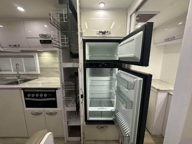 USED 2021 SNOWY RIVER SRC-21 PANTRY CARAVAN 2 AXLE