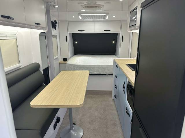 NEW 2024 SNOWY RIVER SRT22F 3 BUNK CARAVAN 2 AXLE