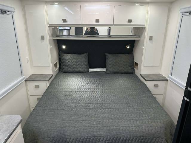 USED 2021 ESSENTIAL CARAVANS EXCEED CRUISER CARAVAN 2 AXLE