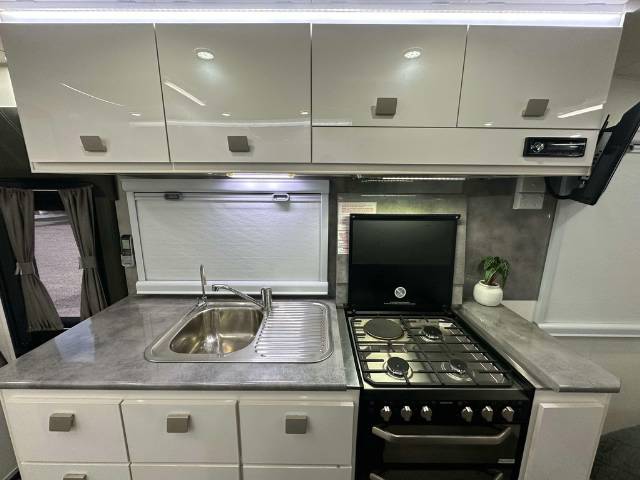 USED 2021 ESSENTIAL CARAVANS EXCEED CRUISER CARAVAN 2 AXLE