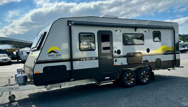 NEW 2024 SNOWY RIVER SRC22F FAMILY 3 BUNK CARAVAN 2 AXLE