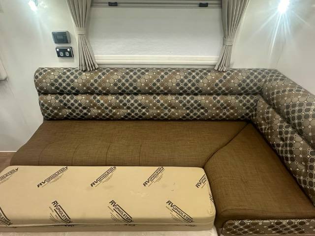 USED 2016 PARAMOUNT VOGUE OFF ROAD CARAVAN 2 AXLE