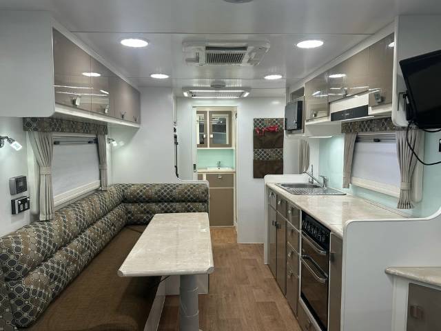 USED 2016 PARAMOUNT VOGUE OFF ROAD CARAVAN 2 AXLE