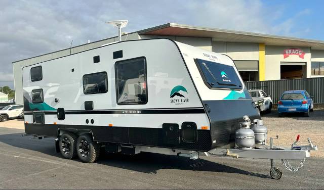 NEW 2024 SNOWY RIVER SRC22F TRIPLE BUNK CARAVAN 2 AXLE