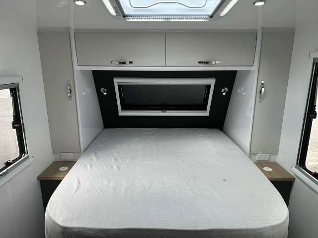 NEW 2024 SNOWY RIVER SRC22F TRIPLE BUNK CARAVAN 2 AXLE