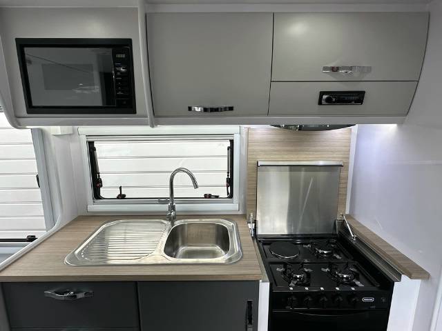 NEW 2024 SNOWY RIVER SRC22F TRIPLE BUNK CARAVAN 2 AXLE