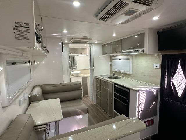 USED 2015 CONDOR IAN GRANT CRUISER CARAVAN 2 AXLE