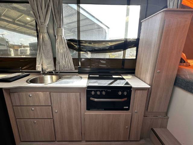 USED 2022 JAYCO EAGLE OUTBACK CARAVAN 1 AXLE