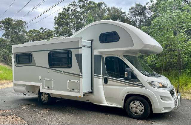 USED 2019 AVIDA BIRDSVILLE C7444SL MOTORHOME 4 BERTH