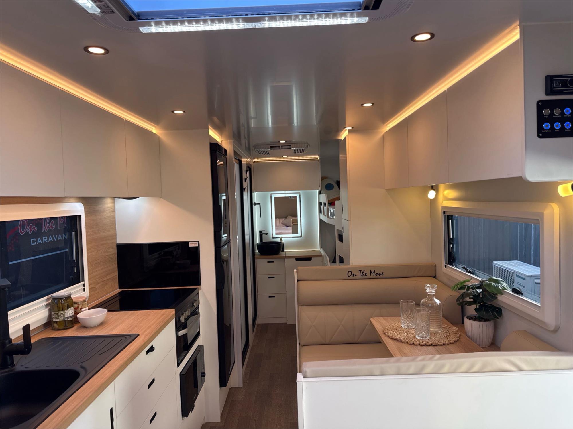 https://hub.caravea.au/storage/easycars/95/images/4372_5.jpg